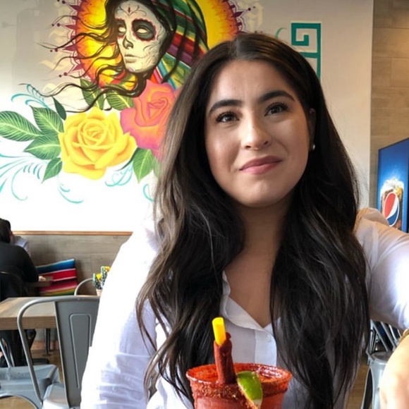 Meet your Posher, Vanessa - Picture 1 of 1